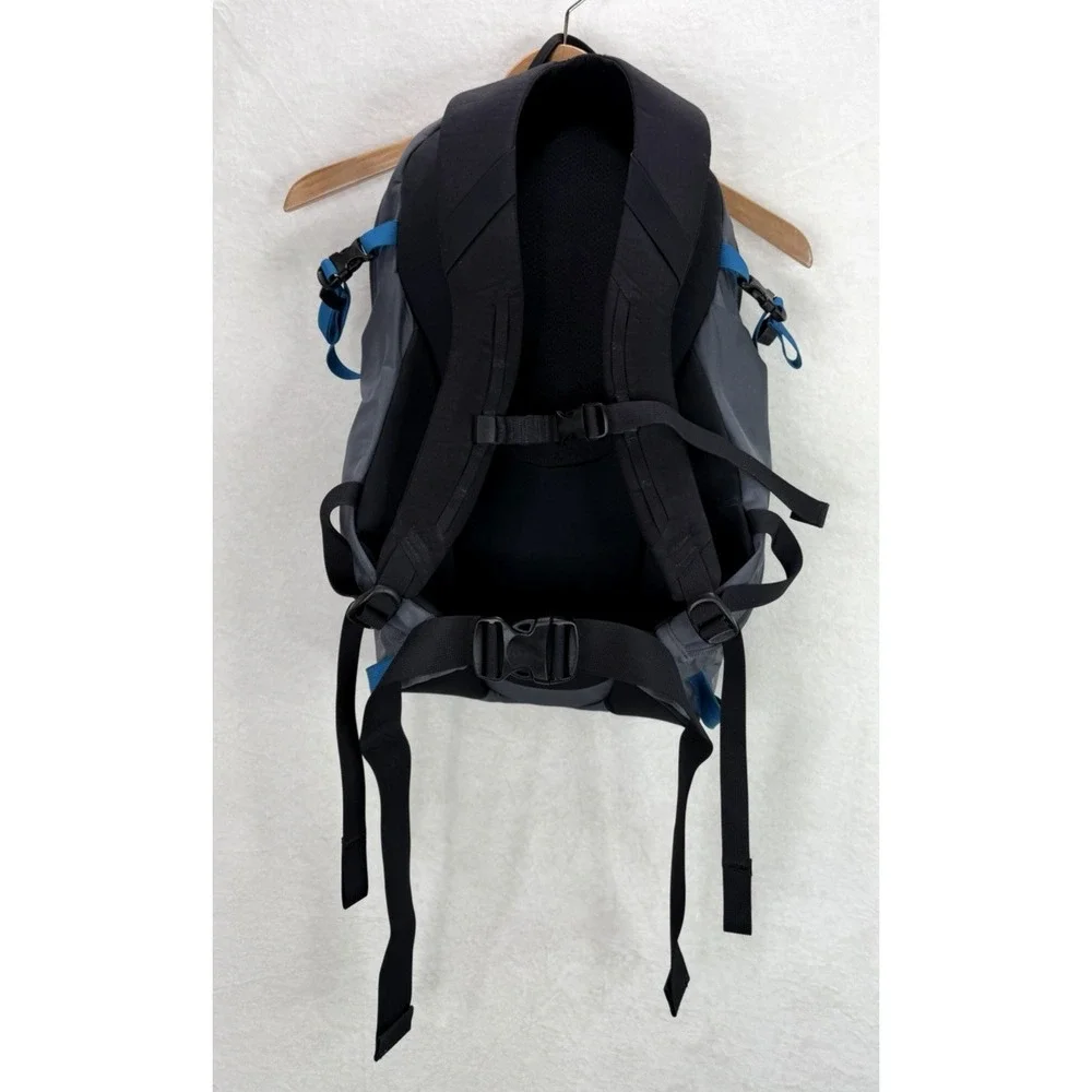 Arc'teryx Backpack Quintic 20L Hiking Outdoors Ski Pockets Straps Gray